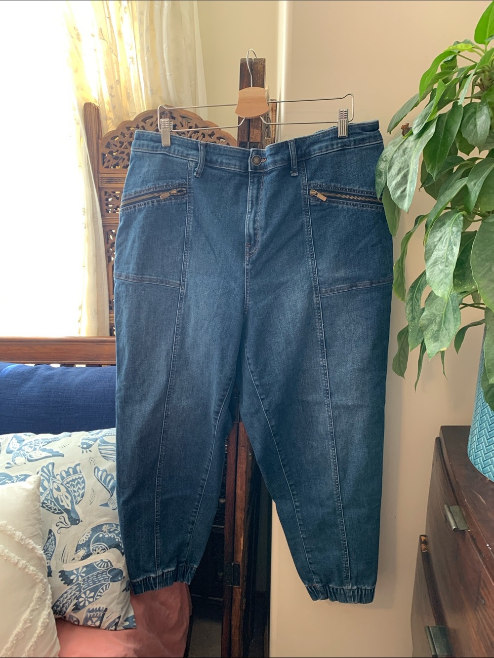 DC Men's Dark Blue Relaxed Denim Jeans with Zip Pockets